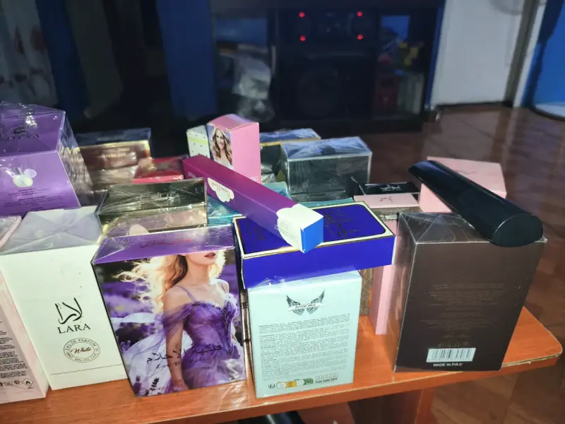 Set de perfumes variados para mujer alternativos - 3