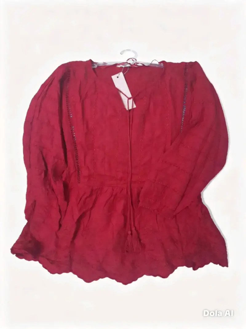 Blusa roja de encaje con mangas largas - 1