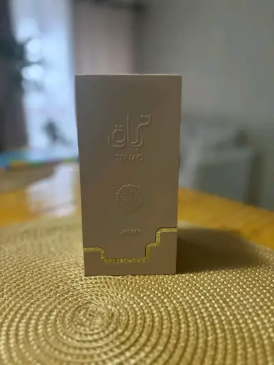 Perfume de lujo con diseño elegante - miniatura 5