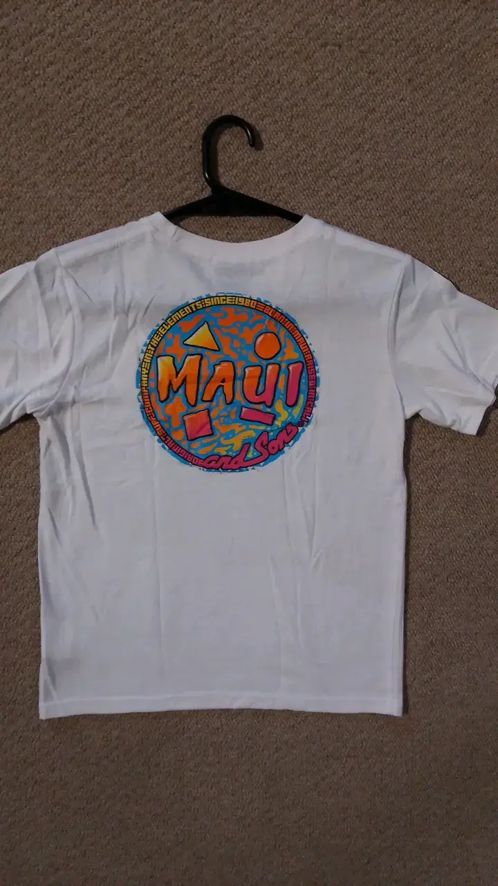 Polera blanca Maui con diseño colorido - 2