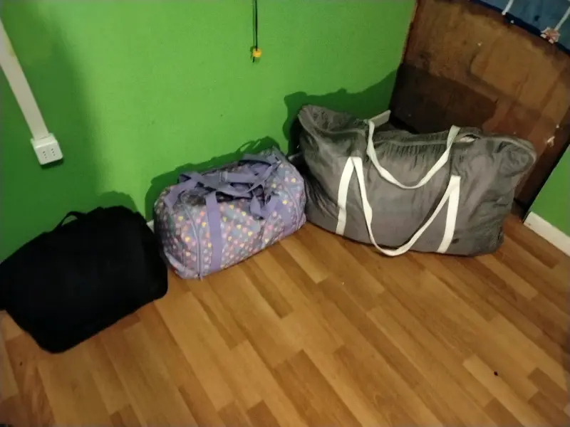 Lotes de ropa joven, adulto, niño y niña