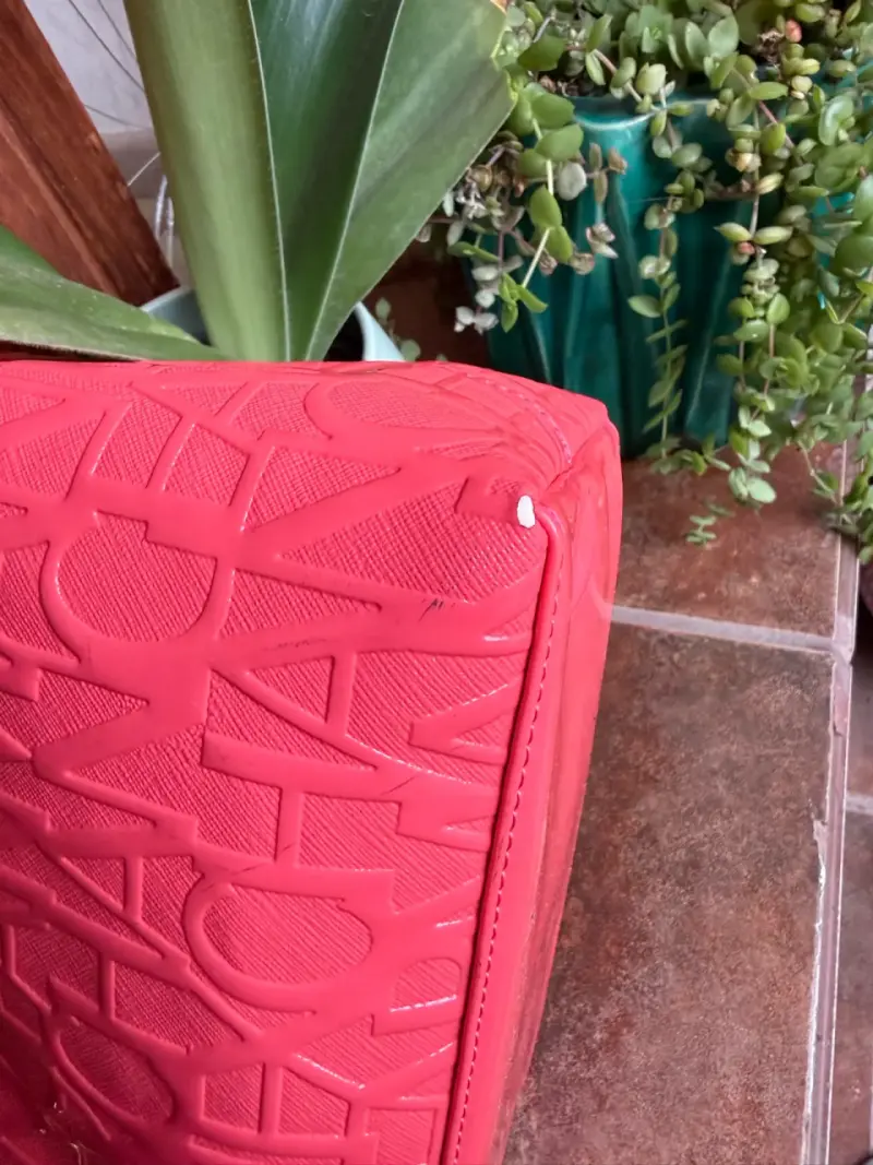 Bolso Armani Exchange rosa con relieve - 5