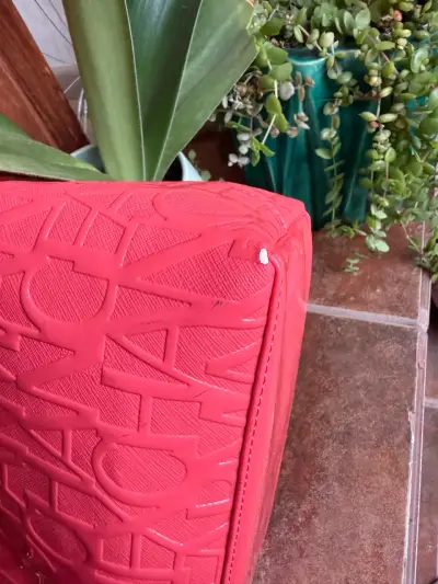 Bolso Armani Exchange rosa con relieve - miniatura 5