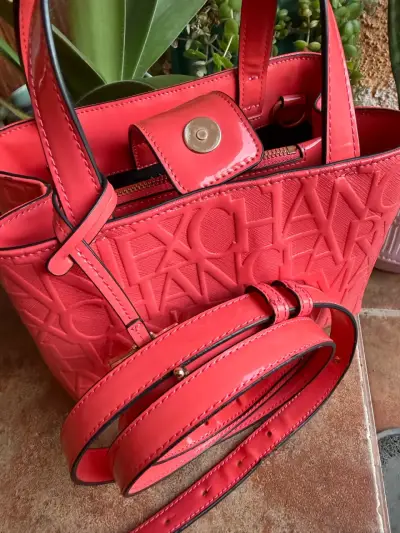 Bolso Armani Exchange rosa con relieve - miniatura 6