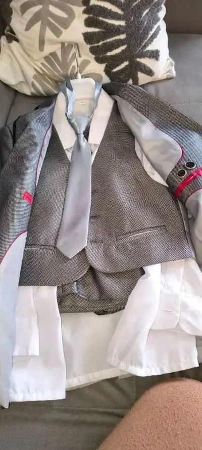 Traje formal para niño con corbata gris - miniatura 1
