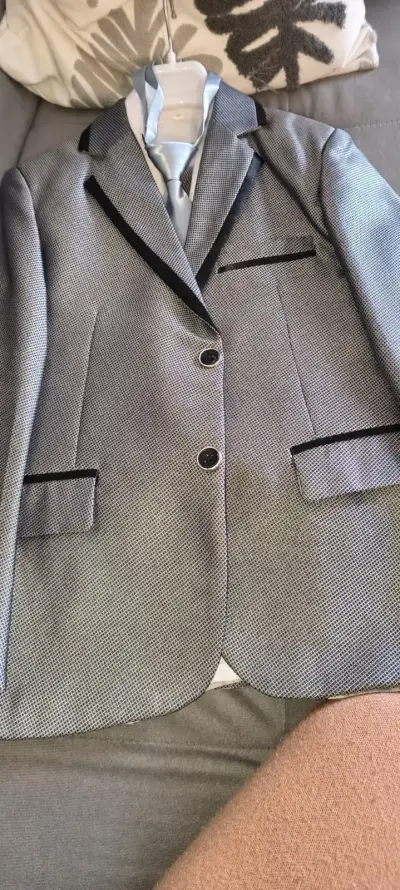 Traje formal para niño con corbata gris - miniatura 2
