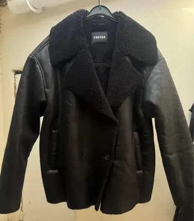 Chaqueta de cuero sintético negra Foster - miniatura 2