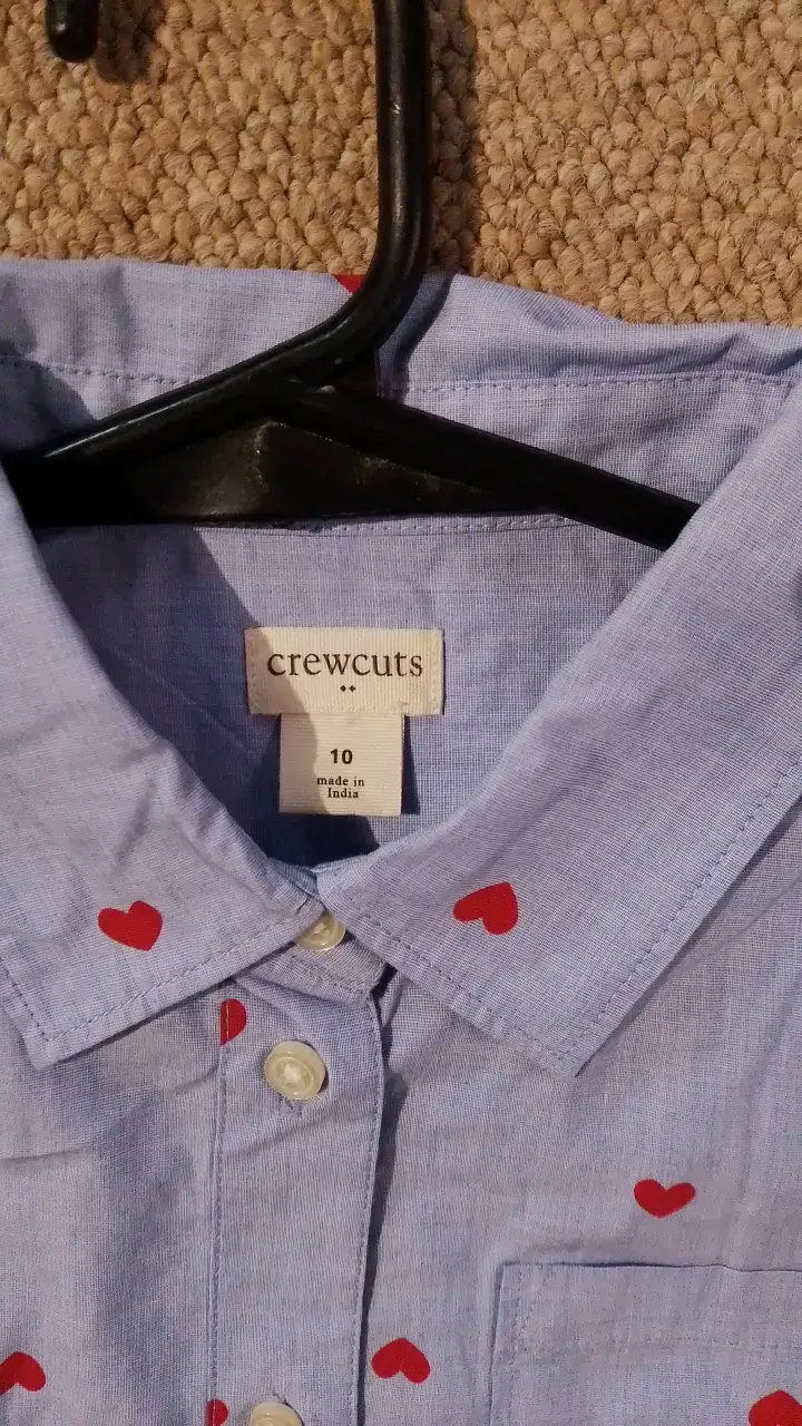 Camisa azul con estampado de corazones para niños - 2
