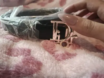 Cinturón Dior con Logo Dorado Edición Limitada - miniatura 2