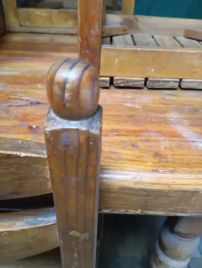 Juego de mesa y sillas de madera - miniatura 5