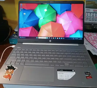 Notebook HP con pantalla de 15,6' pulgadas - miniatura 3