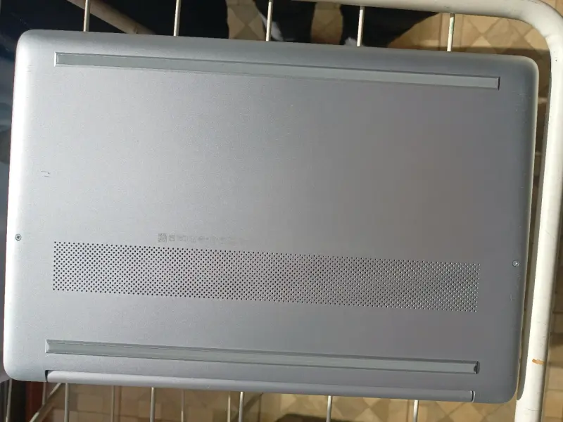 Notebook HP con pantalla de 15,6' pulgadas - 5