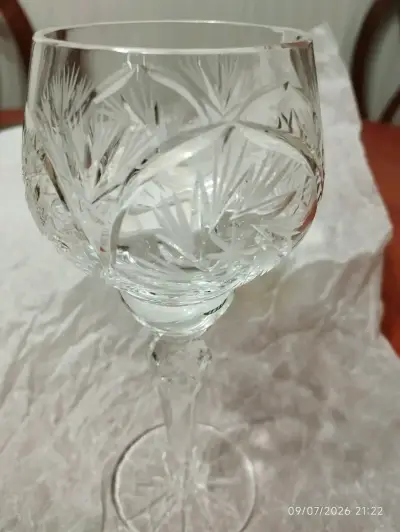 Copa de cristal tallado elegante - miniatura 1