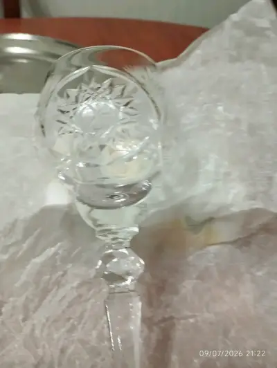 Copa de cristal tallado elegante - miniatura 3