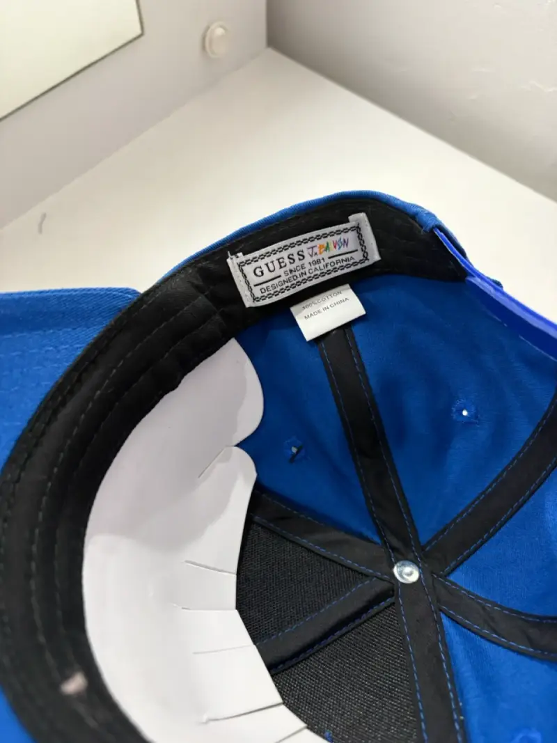 Gorra azul Guess x J Balvin edición especial - 3