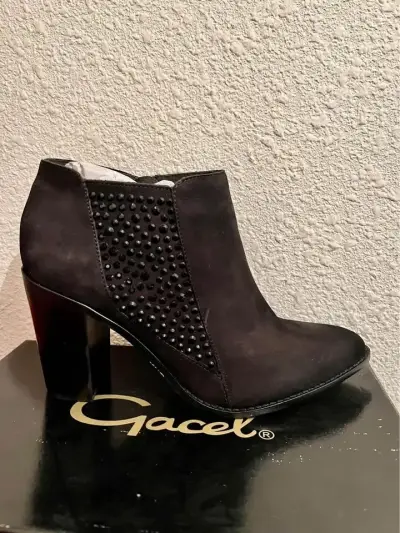 Botines tacón alto negros con detalles brillos - miniatura 2