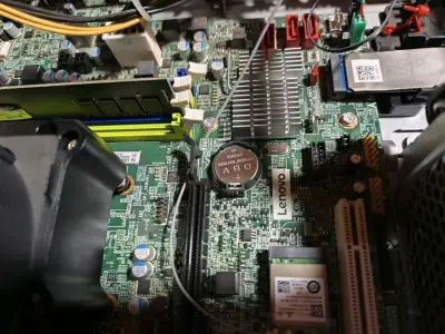 Computador Lenovo ThinkCentre M27s SFF Ryzen 5 - miniatura 4