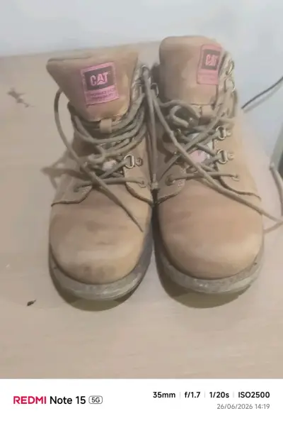 Botas de trabajo Caterpillar beige para hombre - miniatura 3