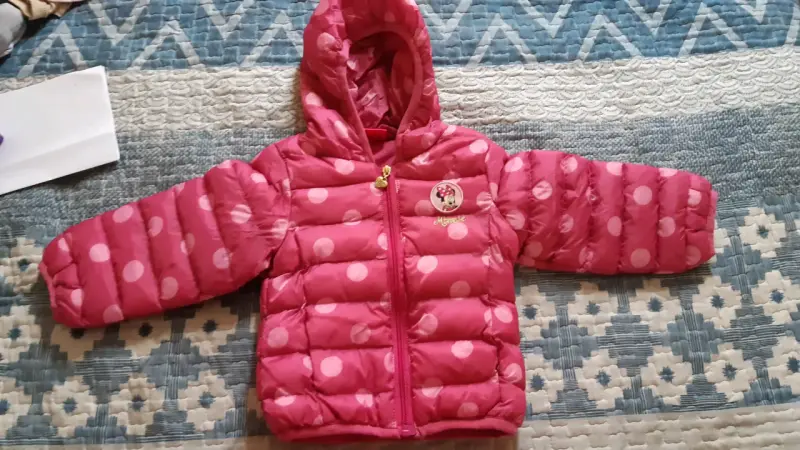 Chaqueta acolchada infantil Minnie Mouse rosa
