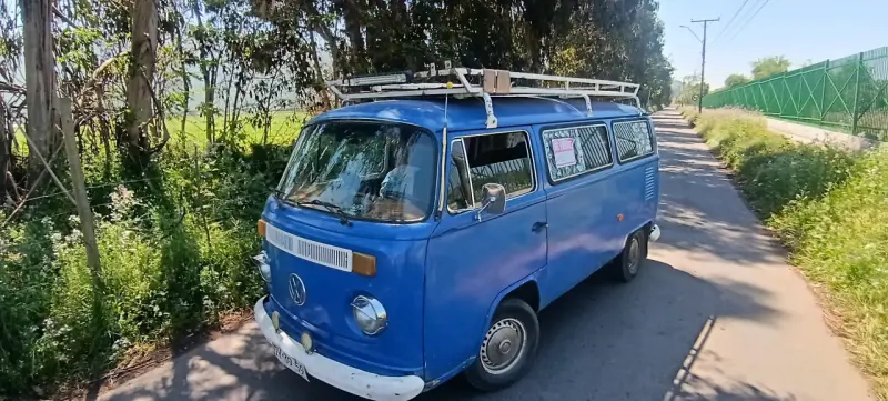 Combi Volkswagen azul en buen estado