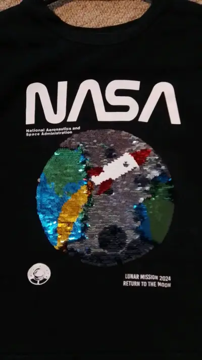 Polerón negro NASA para niños - miniatura 3