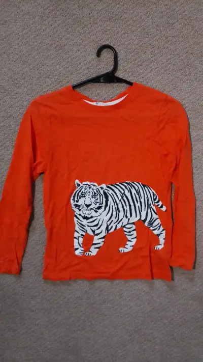 Polera naranja con diseño de tigre para niños - miniatura 1