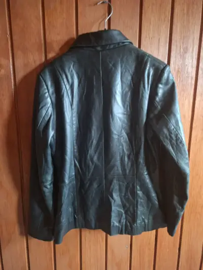 Chaqueta de cuero negra para mujer - miniatura 2