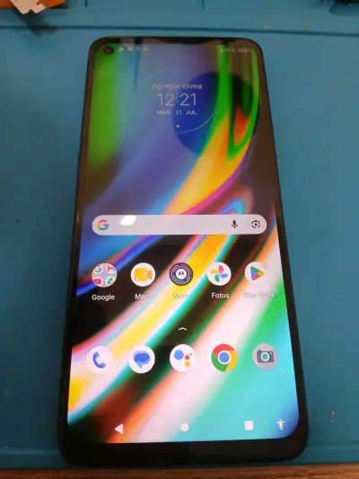 Smartphone Motorola g9 plus con pantalla amplia - miniatura 1