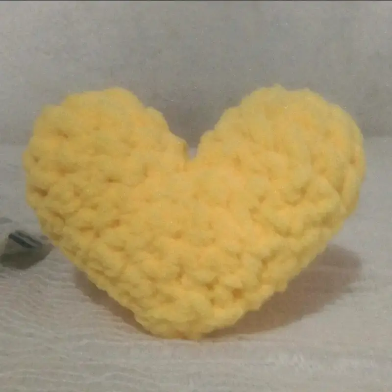 Llavero de corazón hecho a crochet - 1
