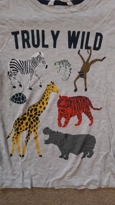Polera infantil manga larga con diseño de animales - miniatura 2
