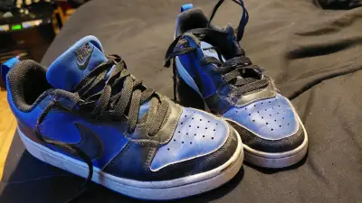 Zapatillas deportivas Nike azul y negro - miniatura 1