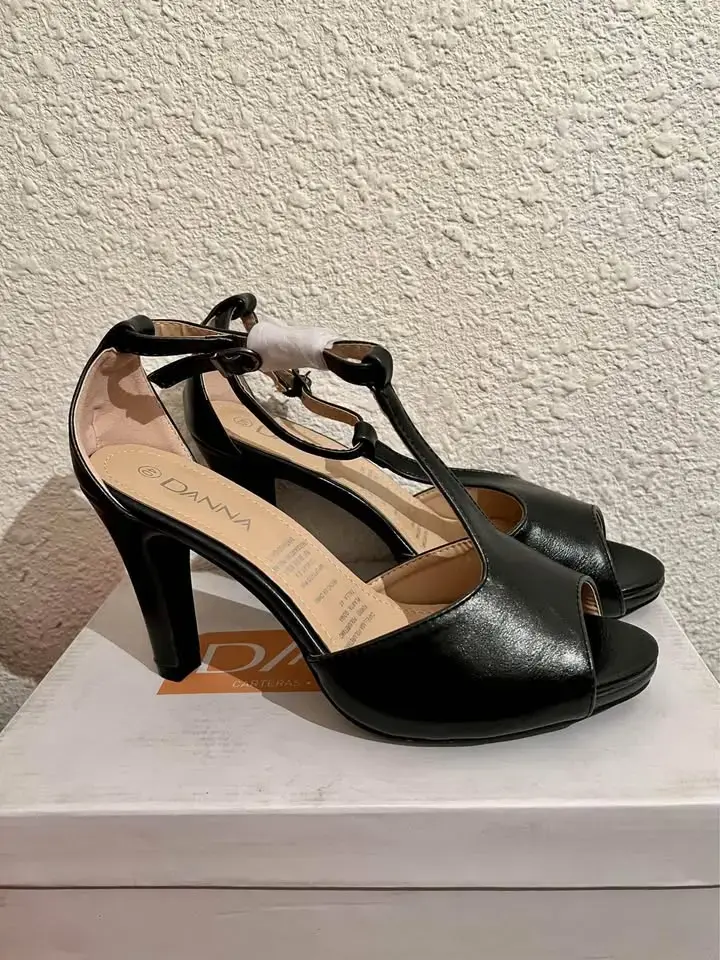 Zapatos de Tacón Negro Danna Elegantes - 1