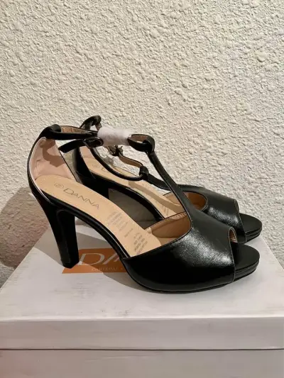 Zapatos de Tacón Negro Danna Elegantes - miniatura 1