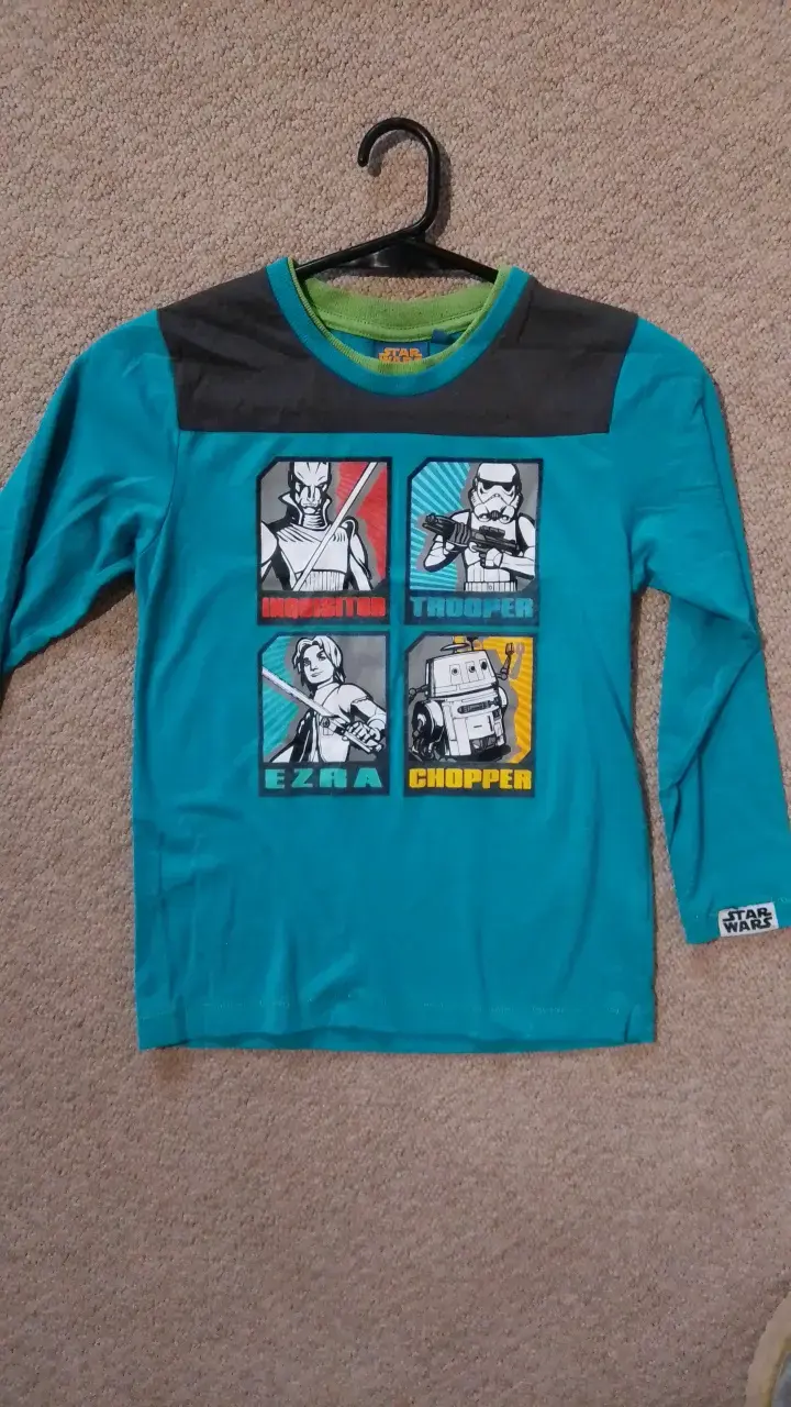 Polera Star Wars para niños con personajes