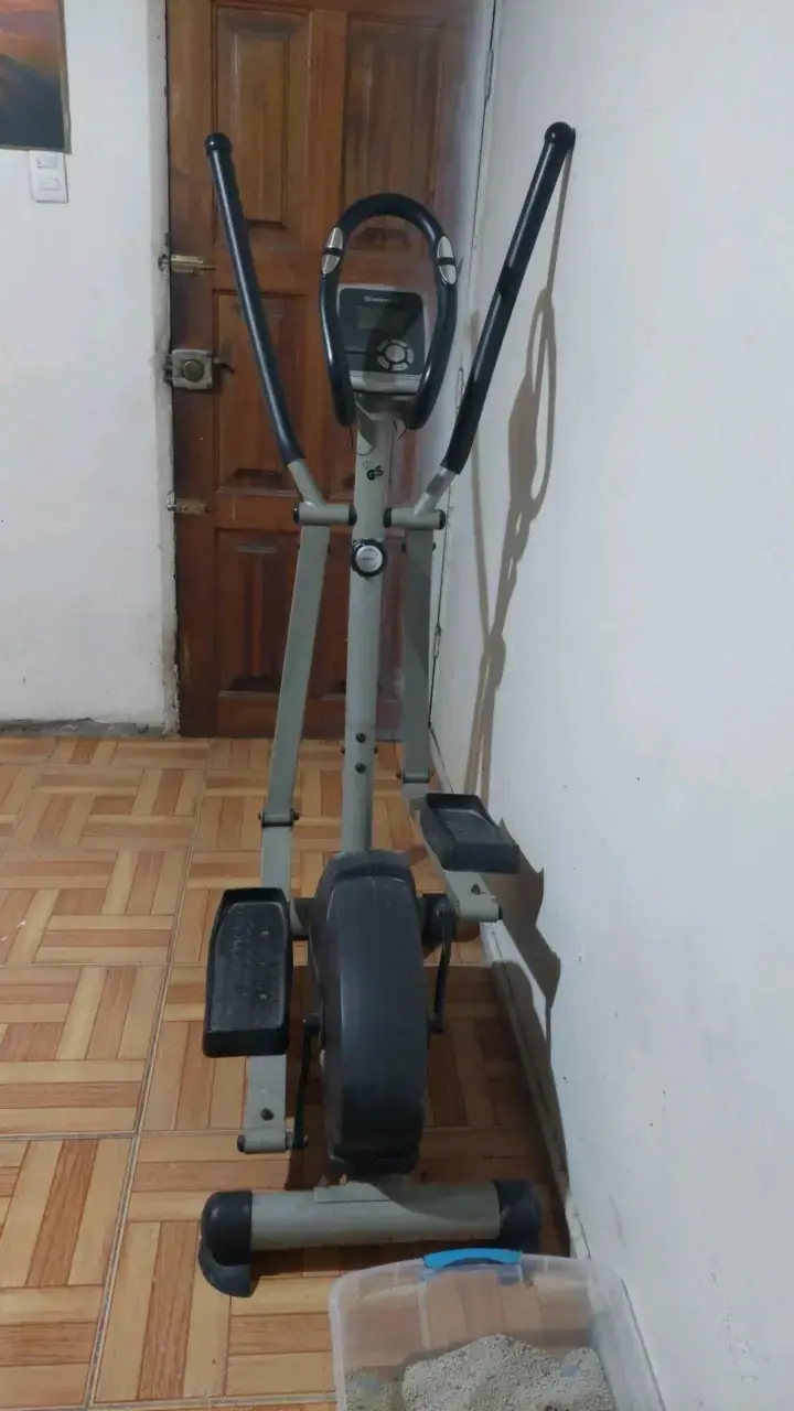 Máquina elíptica para ejercicio en casa
