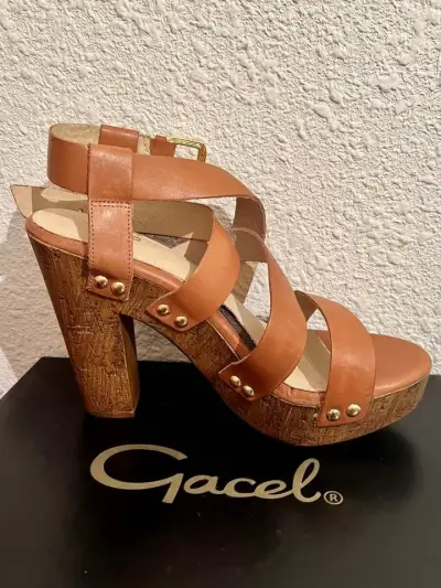 Sandalias de tacón alto marrón con plataforma de madera - miniatura 3