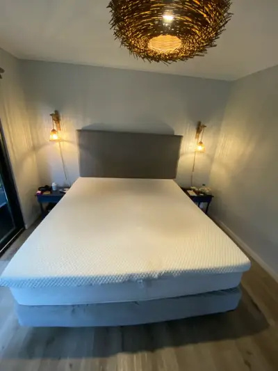 Cama king  incluye topper - miniatura 1