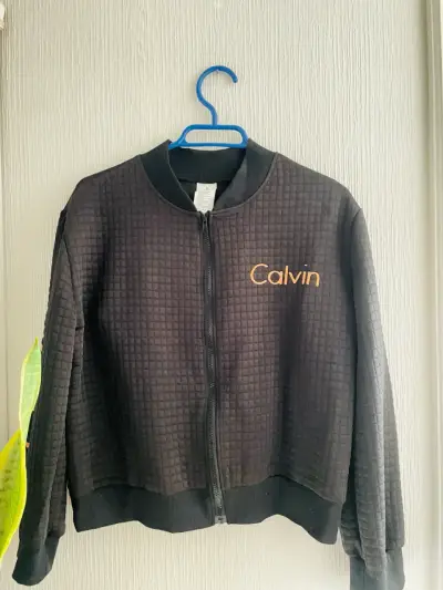 Chaqueta negra  estilo casual - miniatura 1