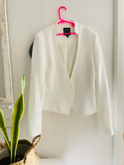Elegante blazer blanco para mujer - miniatura 1