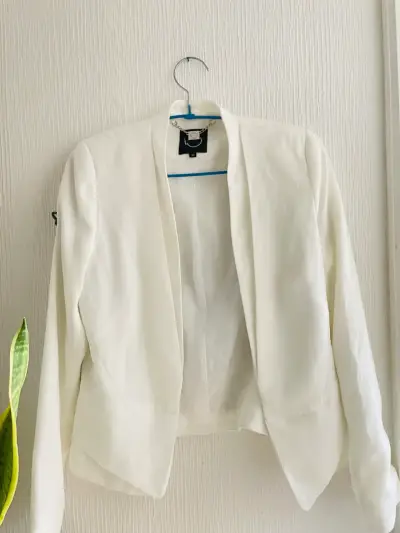 Blazer blanco elegante para mujer talla M - miniatura 1