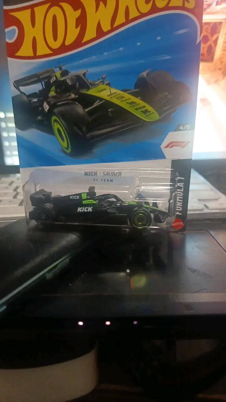 Auto de juguete Hot Wheels Kick Sauber F1