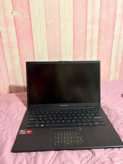 Notebook Asus Vivobook Go 14 E140 AMD Ryzen 5 - miniatura 1