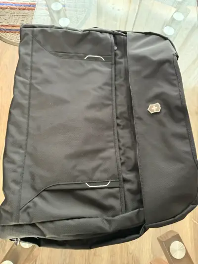Maletín de viaje porta terno negro Victorinox - miniatura 2
