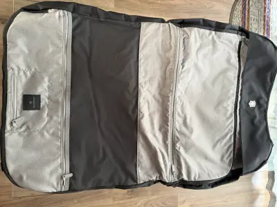 Maletín de viaje porta terno negro Victorinox - miniatura 3
