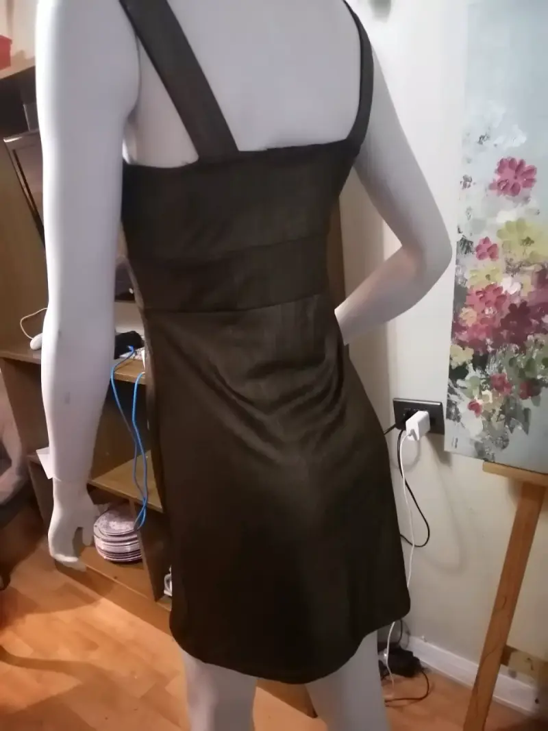 Vestido corto elegante negro para mujer - 3