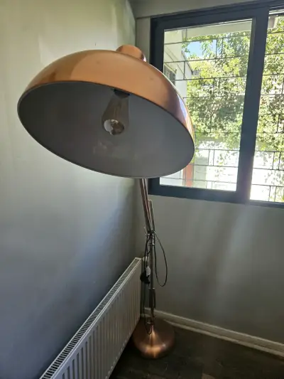 Lámpara de pie ajustable de cobre - miniatura 4