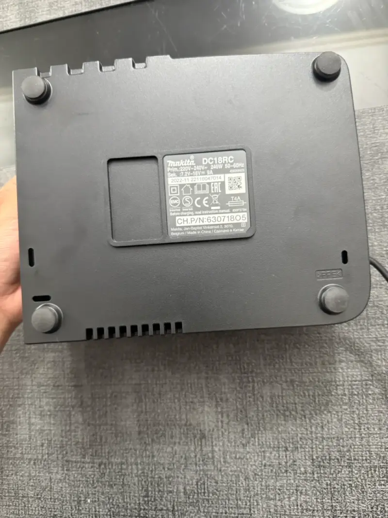 Cargador de Baterías Makita DC18RC 14.4-18V - 3