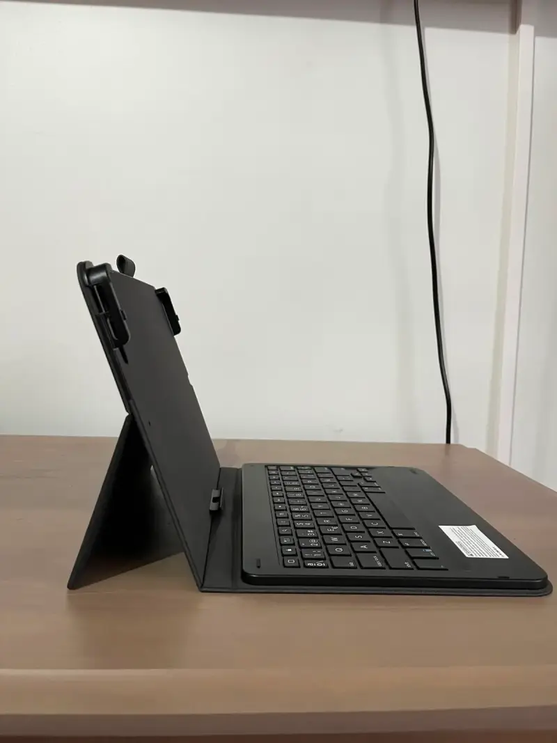 Funda teclado ZAGG para iPad con soporte - 2