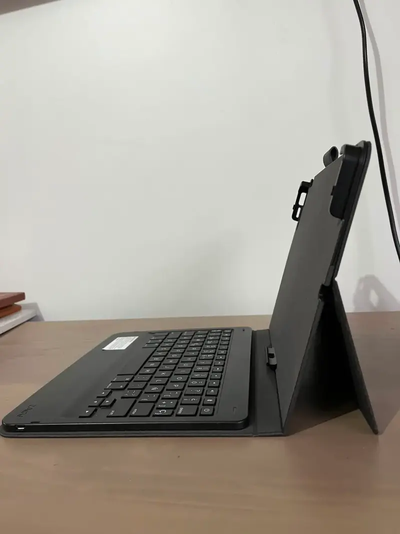 Funda teclado ZAGG para iPad con soporte - 3