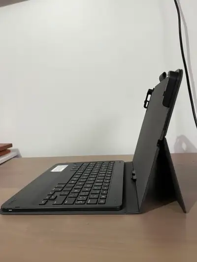 Funda teclado ZAGG para iPad con soporte - miniatura 3